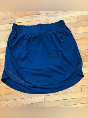 Lululemon Hotty Hot Skort in Navy, size 8